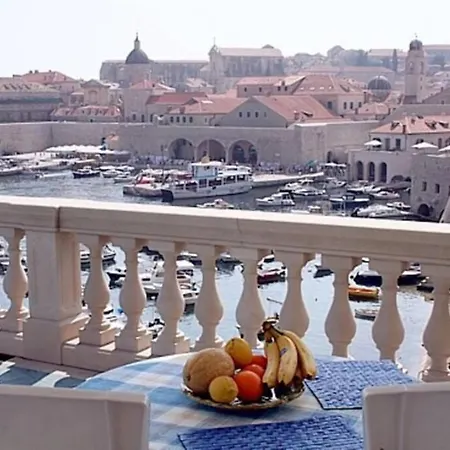 Guest house Adriatica - 4 Bedroom Vacation House *