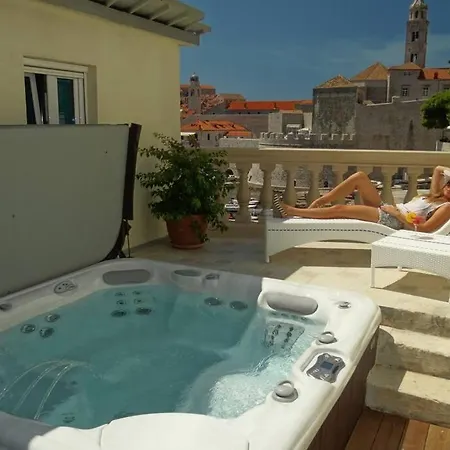 Guest house Adriatica - 4 Bedroom Vacation House Dubrovnik