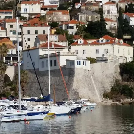 Guest house Adriatica - 4 Bedroom Vacation House Dubrovnik