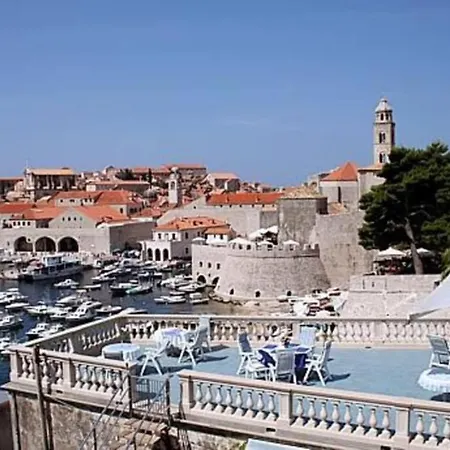 Guest house Adriatica - 4 Bedroom Vacation House Dubrovnik