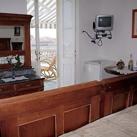 Guest house Adriatica - 4 Bedroom Vacation House
