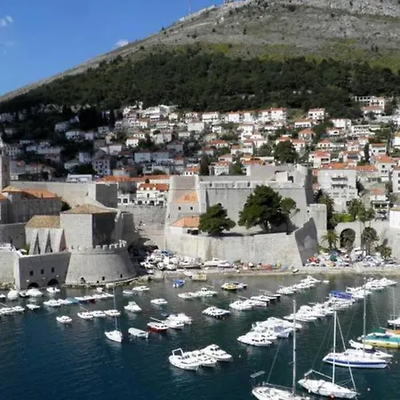 Adriatica - 4 Bedroom Vacation House Dubrovnik